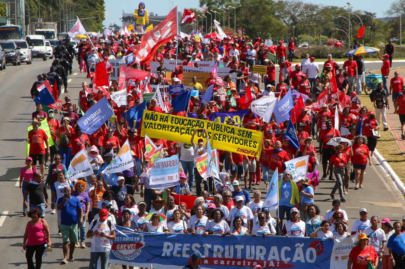 Sintrapp Participa De Marcha Em Prol Dos Direitos Das Trabalhadoras E