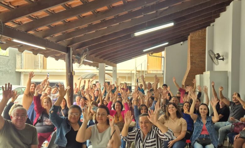 Auxiliares de Enfermagem, em assembleia na sede do Sintrapp