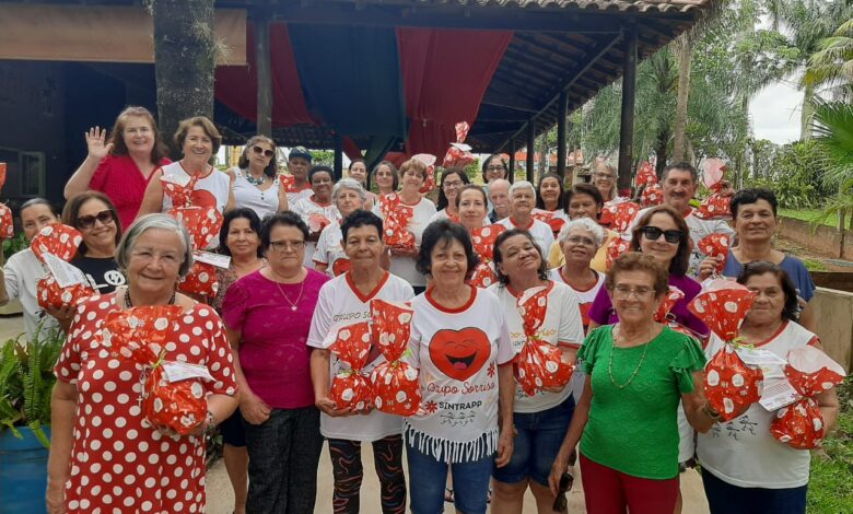 Grupo de aposentados (as)